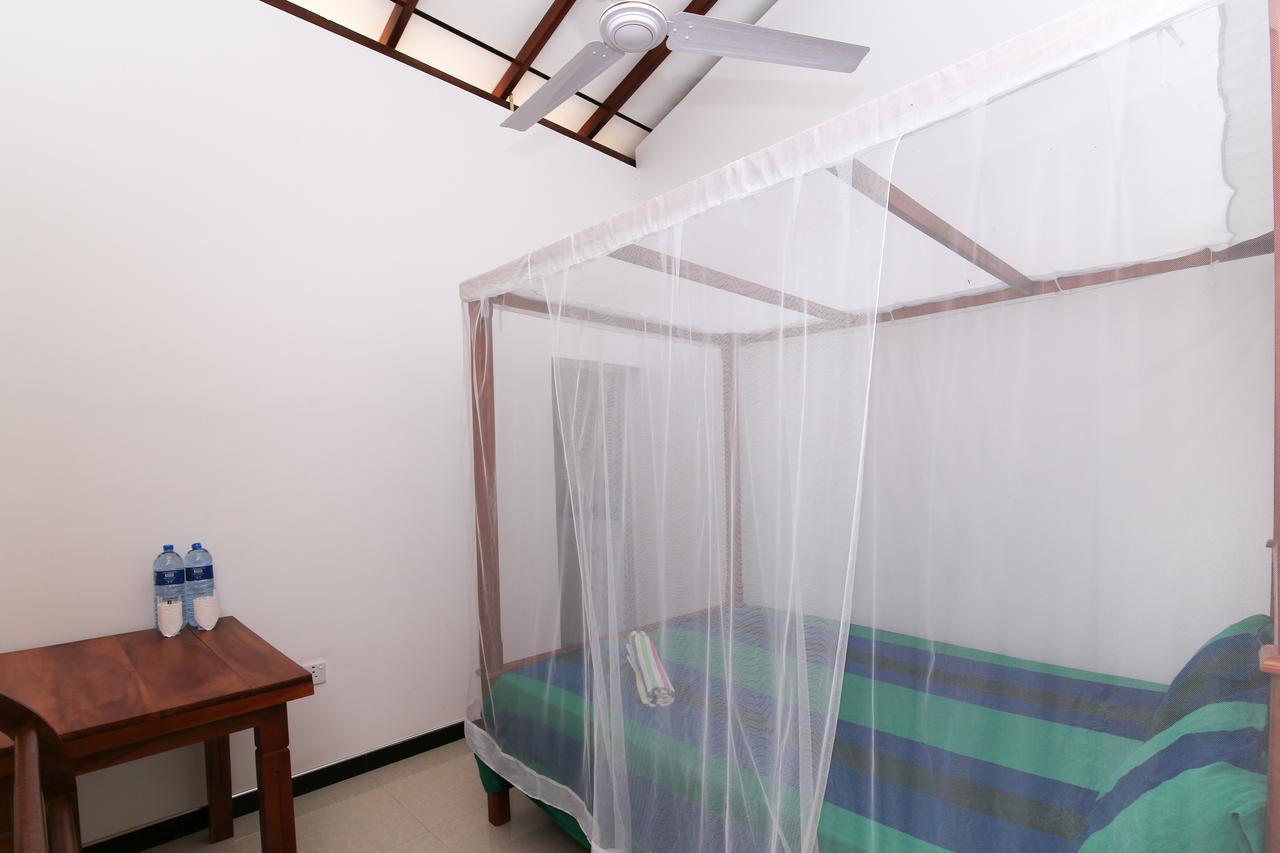 Surf Bay House Hotell Dikwella Rom bilde
