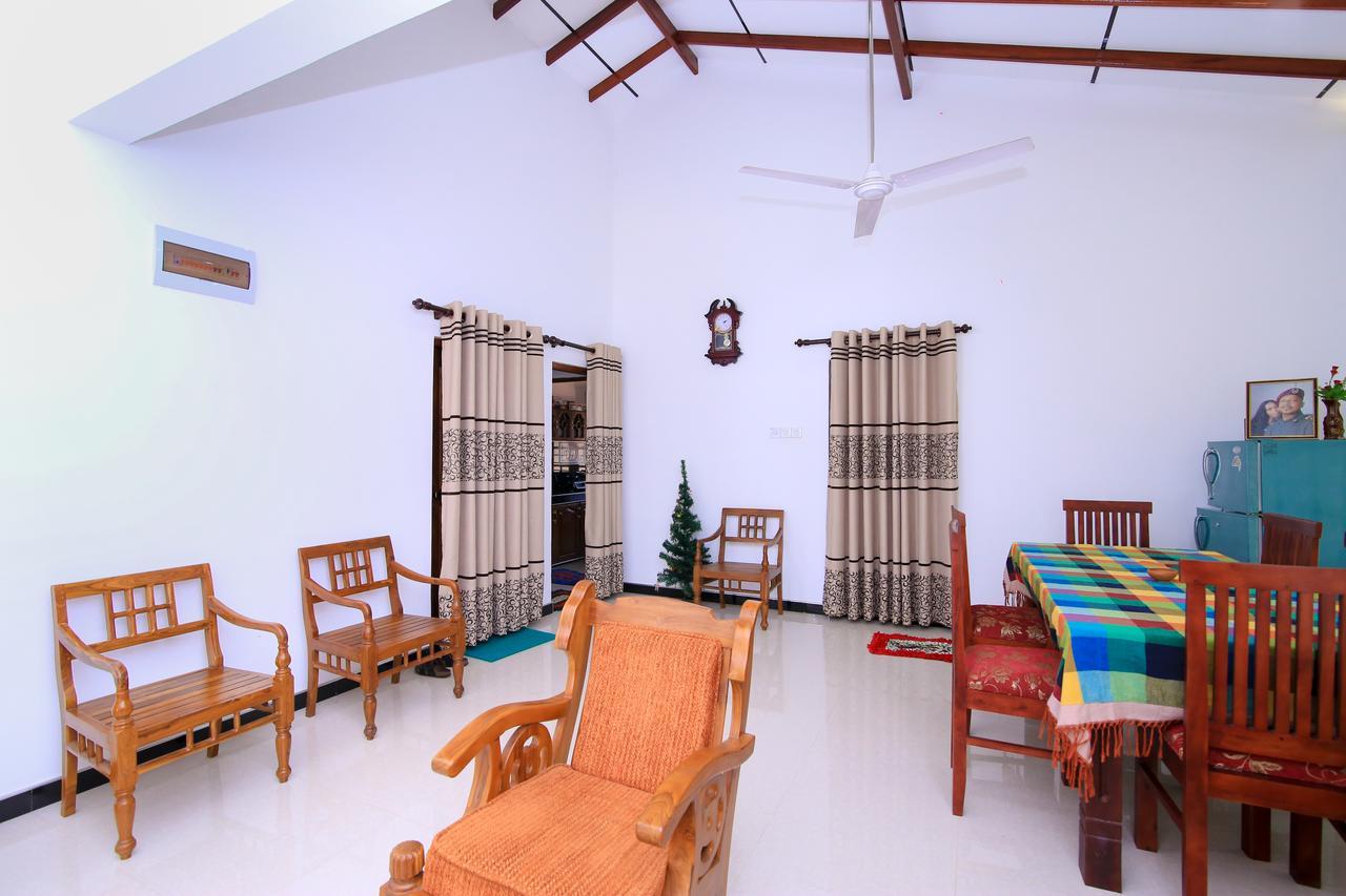 Surf Bay House Hotell Dikwella Rom bilde