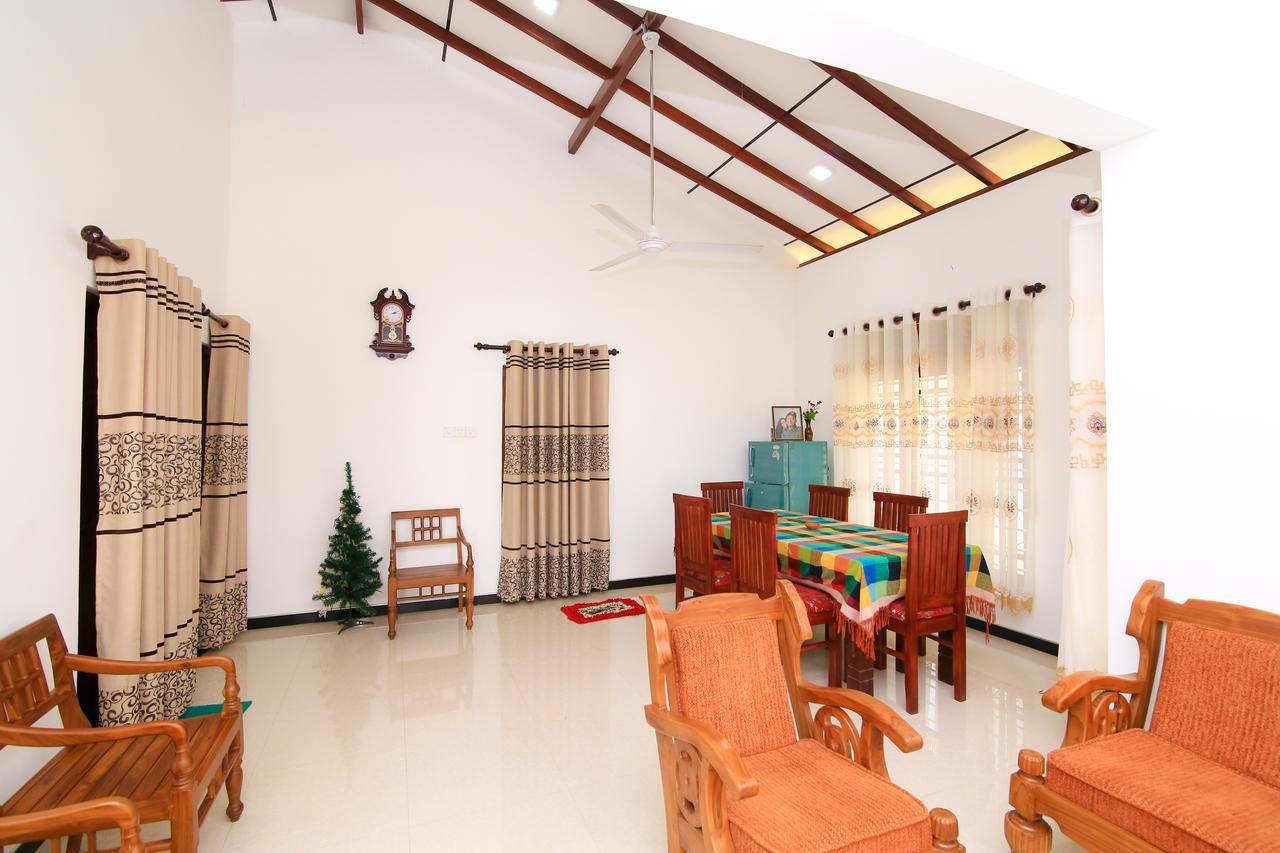 Surf Bay House Hotell Dikwella Rom bilde